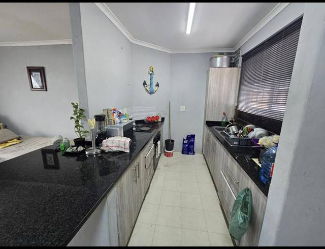 1 BEDROOM APARTMENT FOR SALE IN OVERPORT